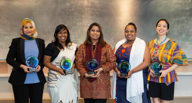 2020 OWSD-ELSEVIER Award Winners Women scientists holding awards
