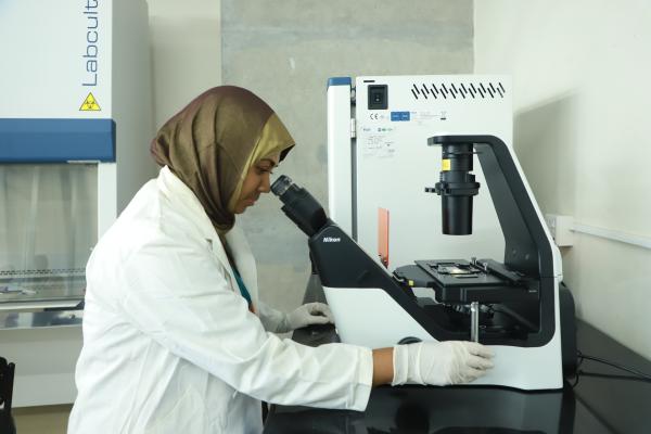 Woman scientist in a lab